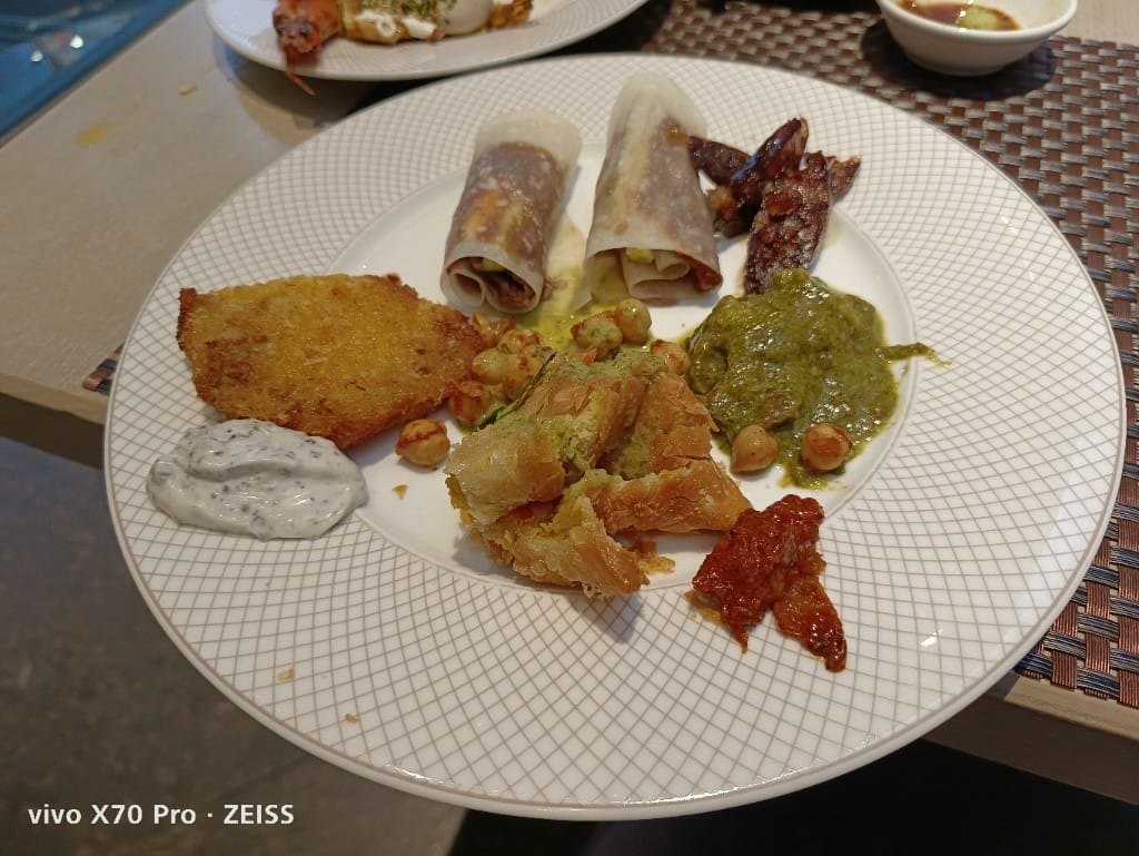 【台北吃到飽】香格里拉遠企CAFE8訪，平日午餐買一送一