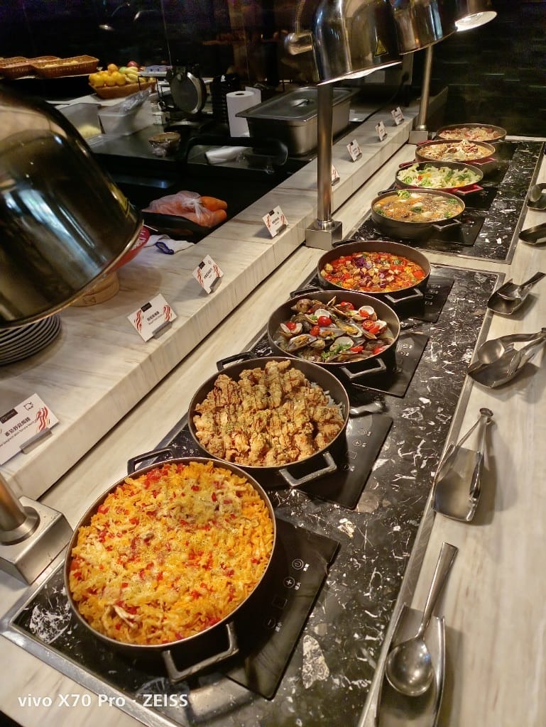 【台北吃到飽】國泰萬怡MJ Kitchen 自助餐廳，暖辛鍋物季！