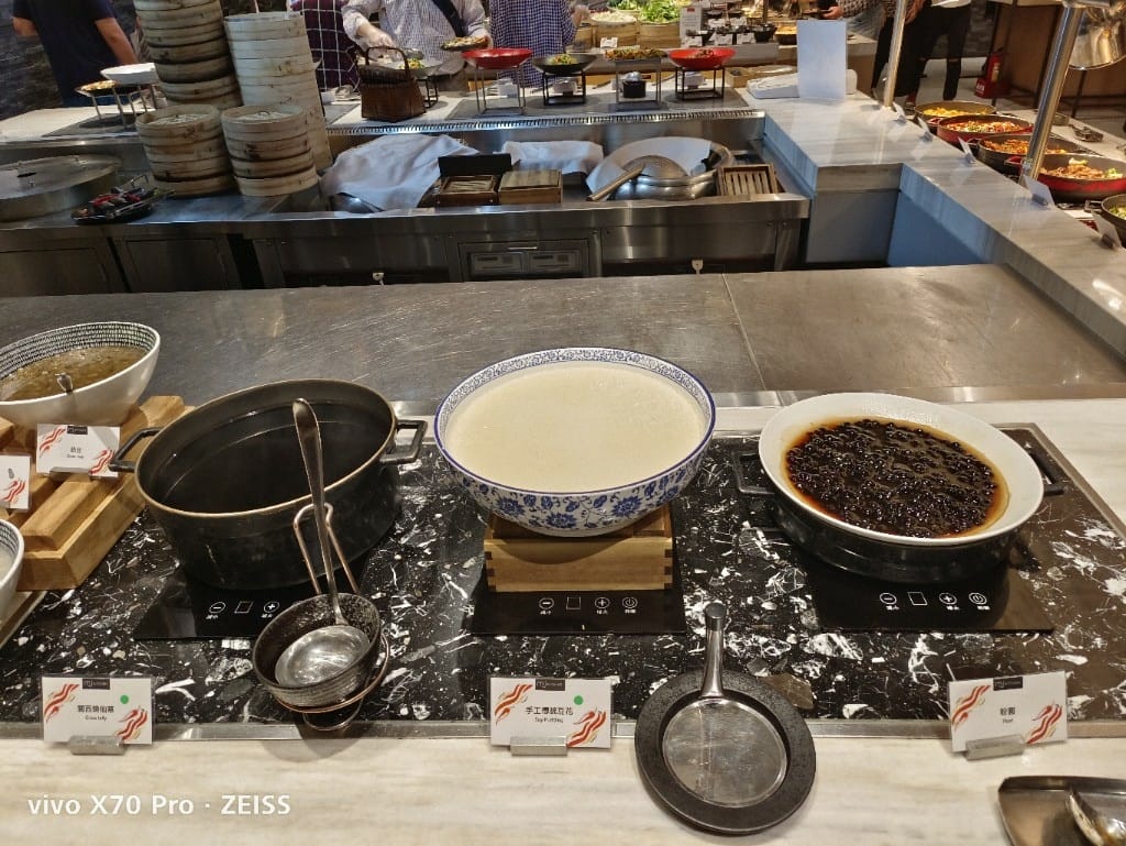 【台北吃到飽】國泰萬怡MJ Kitchen 自助餐廳，暖辛鍋物季！
