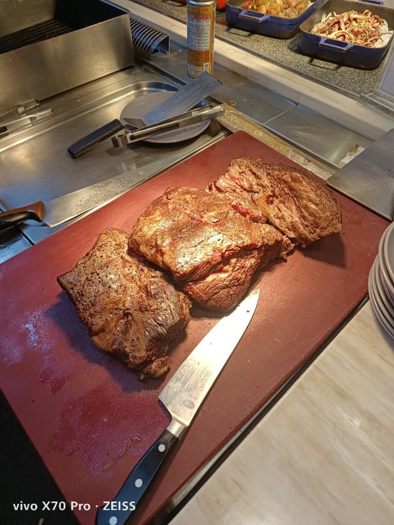 【台北吃到飽】國泰萬怡MJ Kitchen 自助餐廳，暖辛鍋物季！
