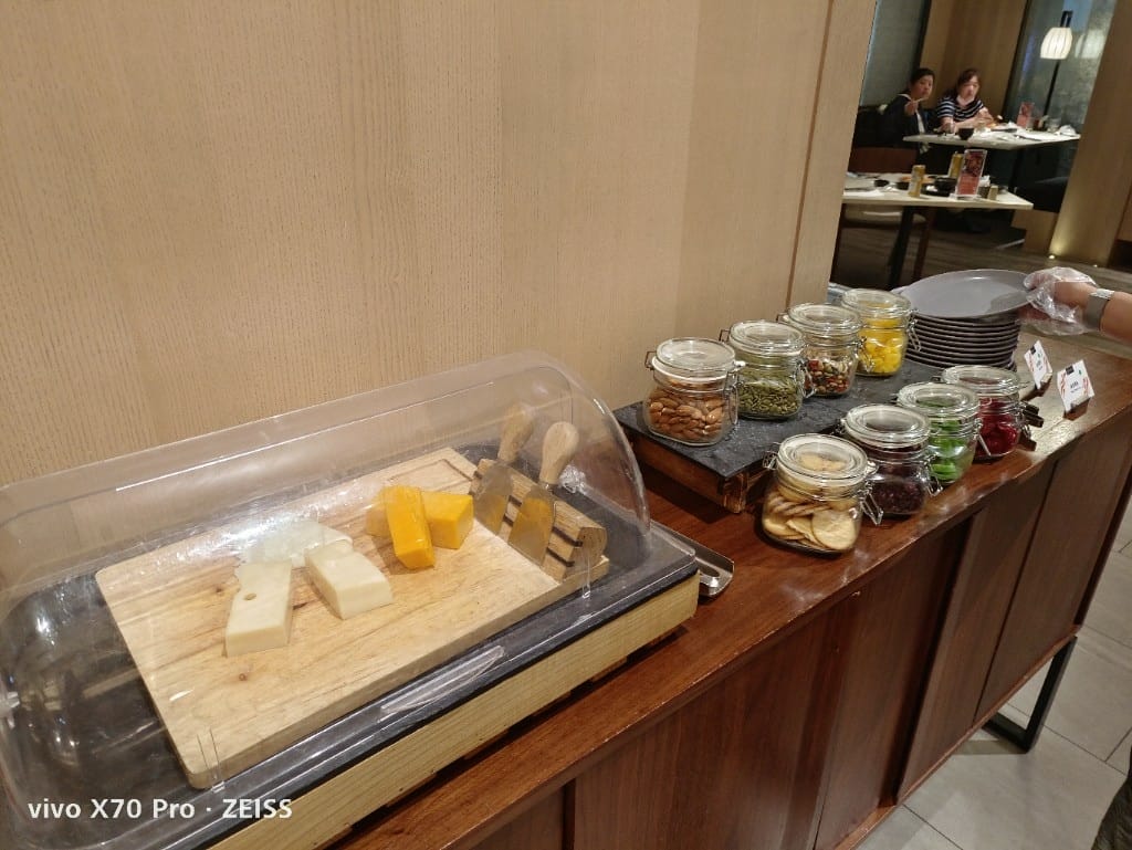 【台北吃到飽】國泰萬怡MJ Kitchen 自助餐廳，暖辛鍋物季！