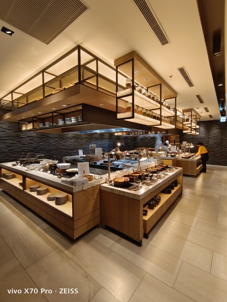 【台北吃到飽】國泰萬怡MJ Kitchen 自助餐廳，暖辛鍋物季！