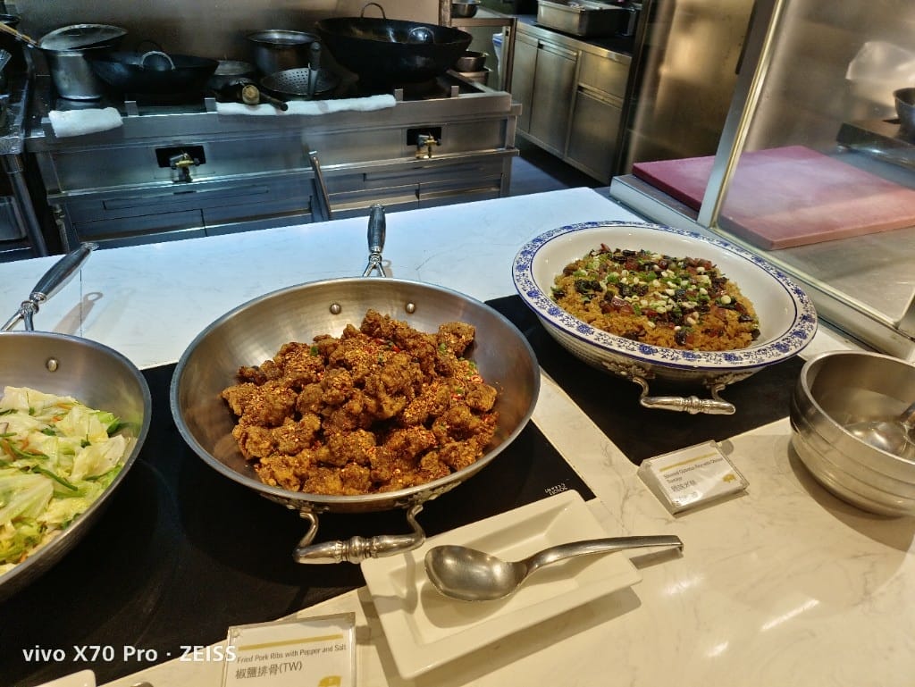 【台北吃到飽】艾美寒舍探索廚房，JCB下午茶買一送一，終於回鮭了！