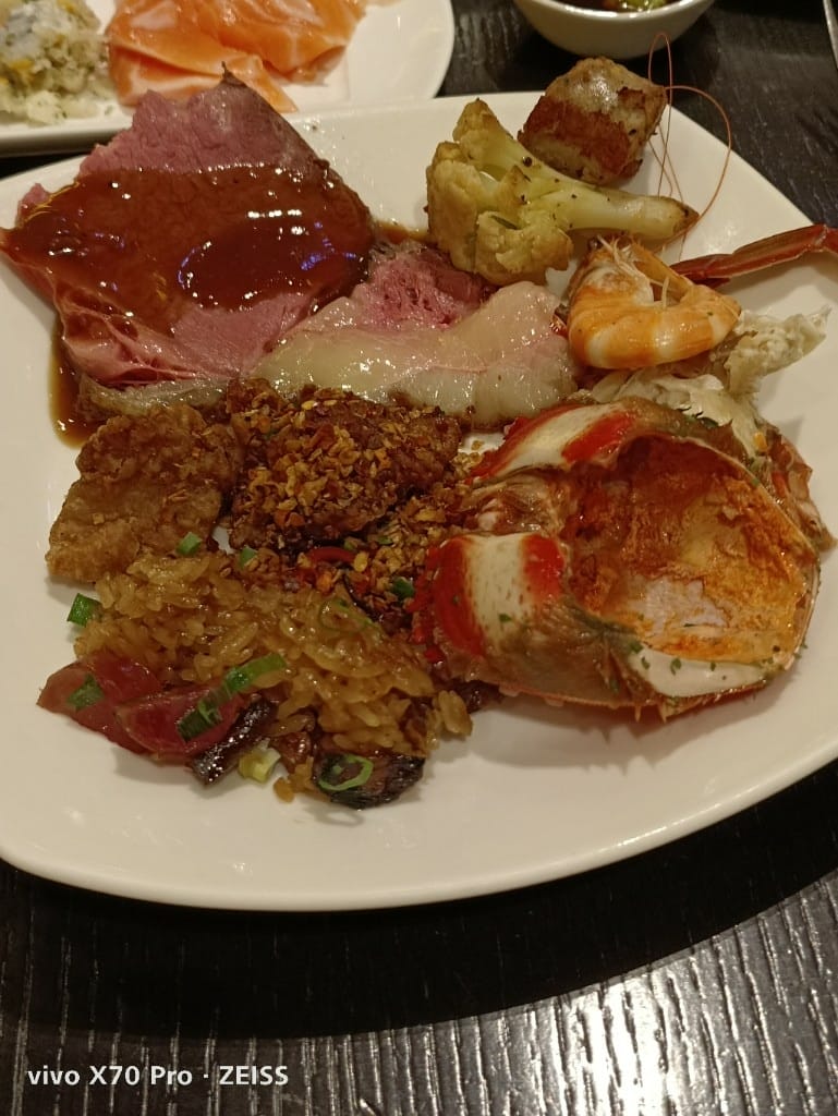 【台北吃到飽】艾美寒舍探索廚房，JCB下午茶買一送一，終於回鮭了！