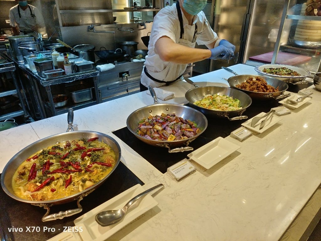 【台北吃到飽】艾美寒舍探索廚房，JCB下午茶買一送一，終於回鮭了！
