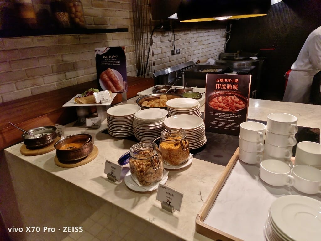 【台北吃到飽】美福彩匯午餐18訪，金卡會員買一送一