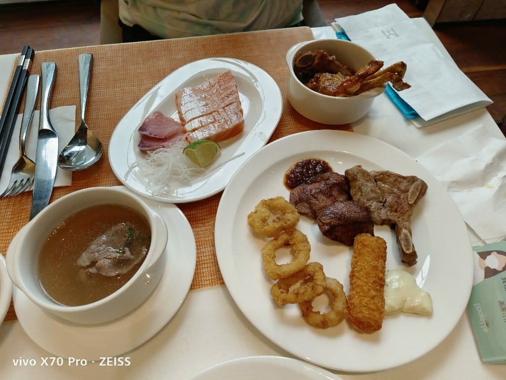 【台北吃到飽】美福彩匯午餐18訪，金卡會員買一送一