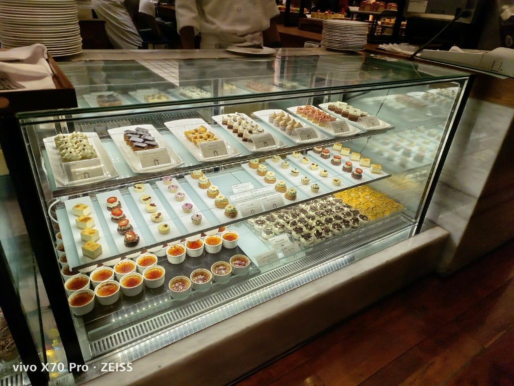 【台北吃到飽】美福彩匯午餐18訪，金卡會員買一送一