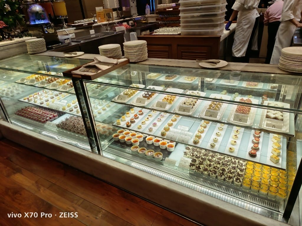 【台北吃到飽】美福彩匯午餐18訪，金卡會員買一送一