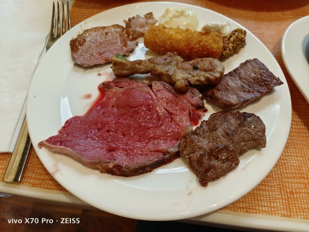 【台北吃到飽】美福彩匯午餐18訪，金卡會員買一送一