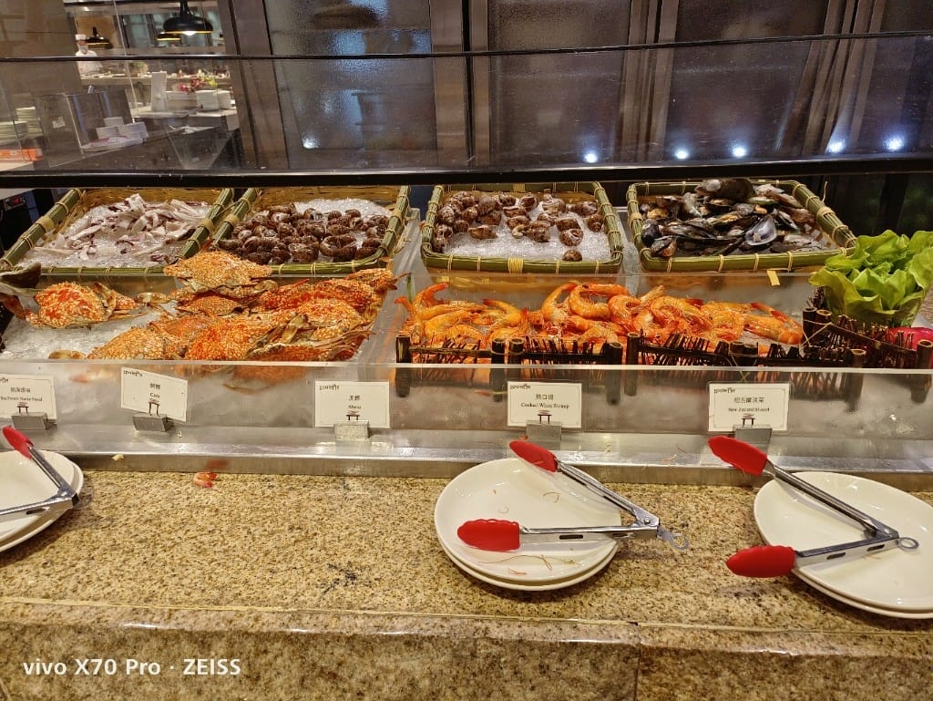 【台北吃到飽】美福彩匯午餐18訪，金卡會員買一送一