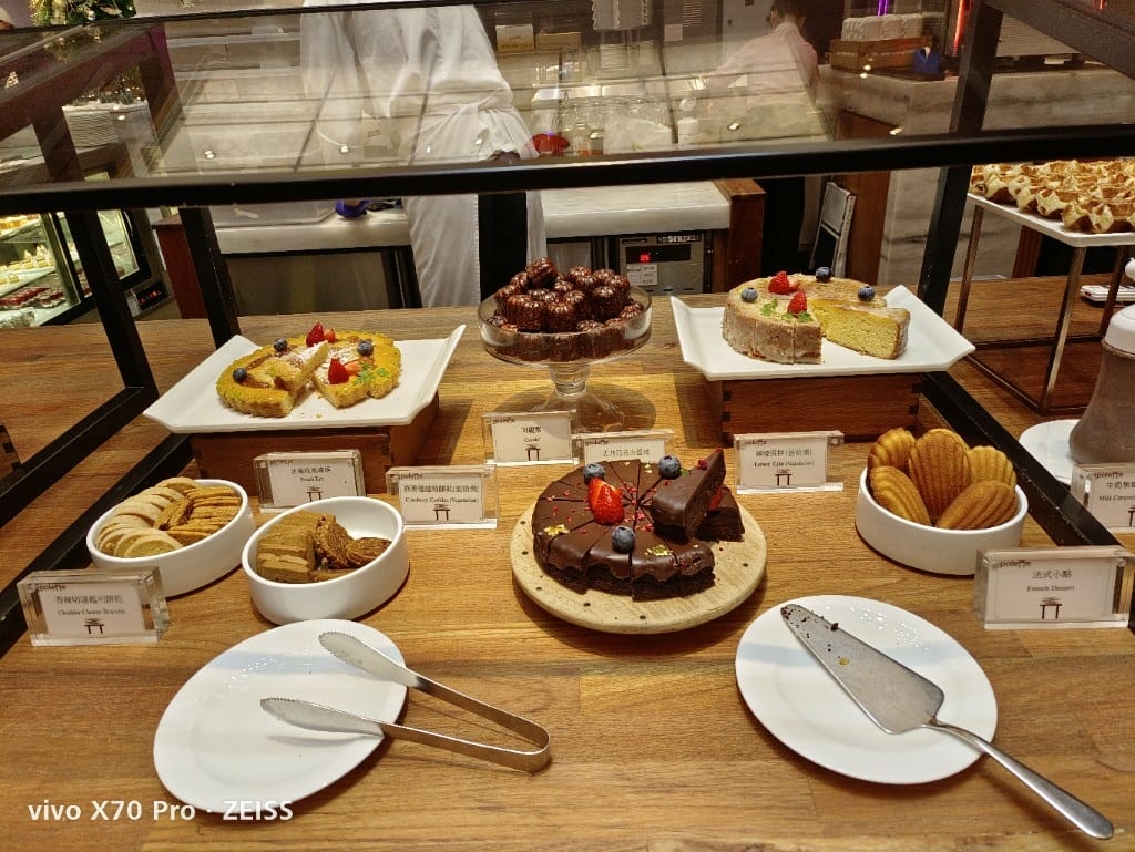 【台北吃到飽】美福彩匯午餐18訪，金卡會員買一送一