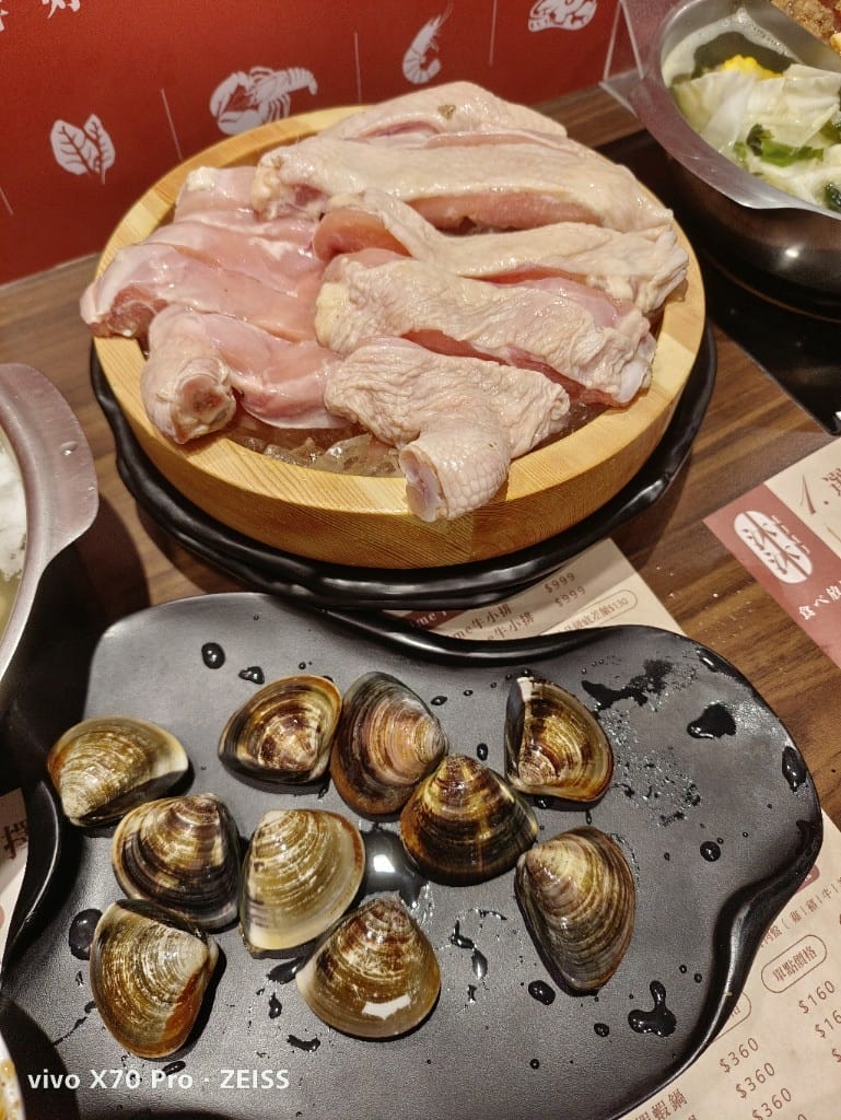 【新莊吃到飽】沐沐鍋物MUMU新莊中平店，八方悅二代店，自助吧吃到飽