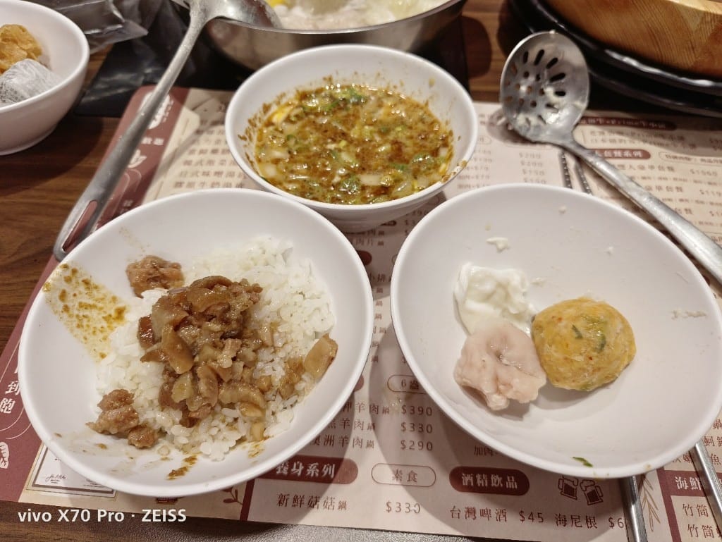 【新莊吃到飽】沐沐鍋物MUMU新莊中平店，八方悅二代店，自助吧吃到飽