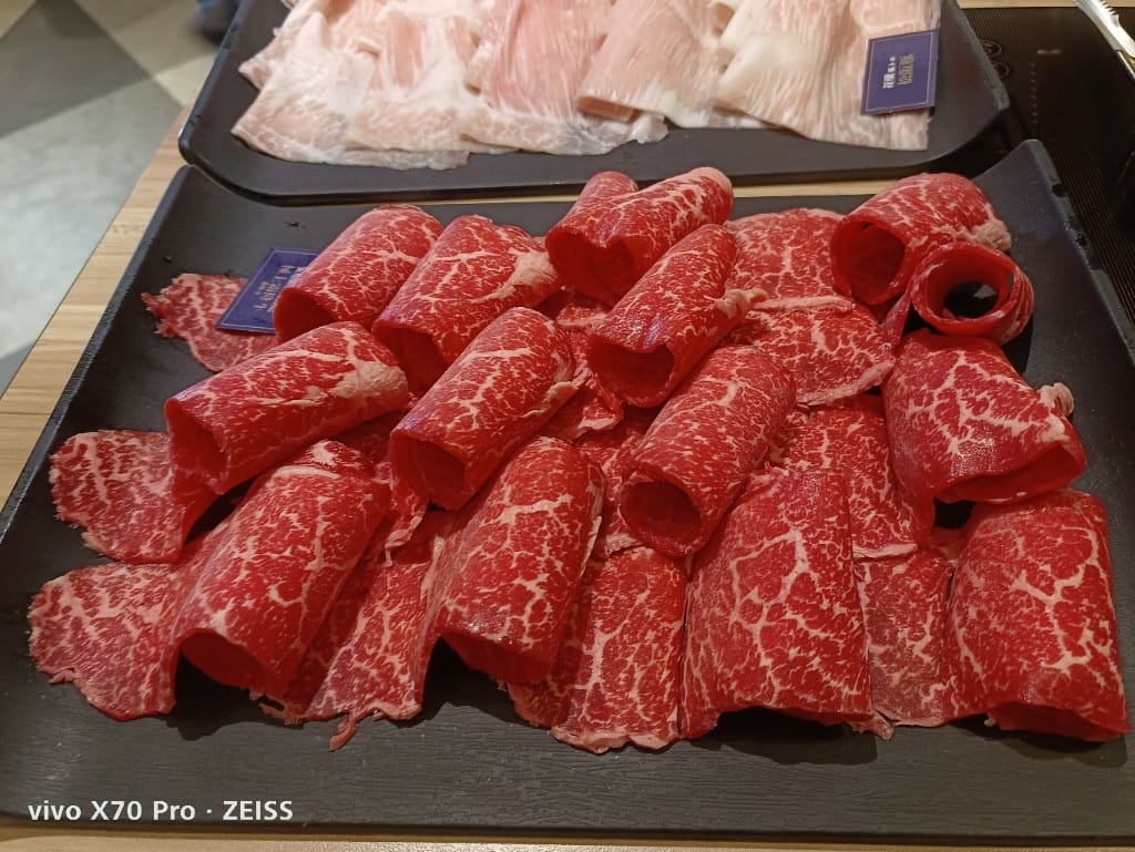 【新莊美食】大魔大滿足鍋物新莊店，號稱全台最強制霸級肉品火鍋店