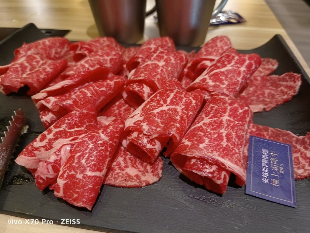 【新莊美食】大魔大滿足鍋物新莊店，號稱全台最強制霸級肉品火鍋店