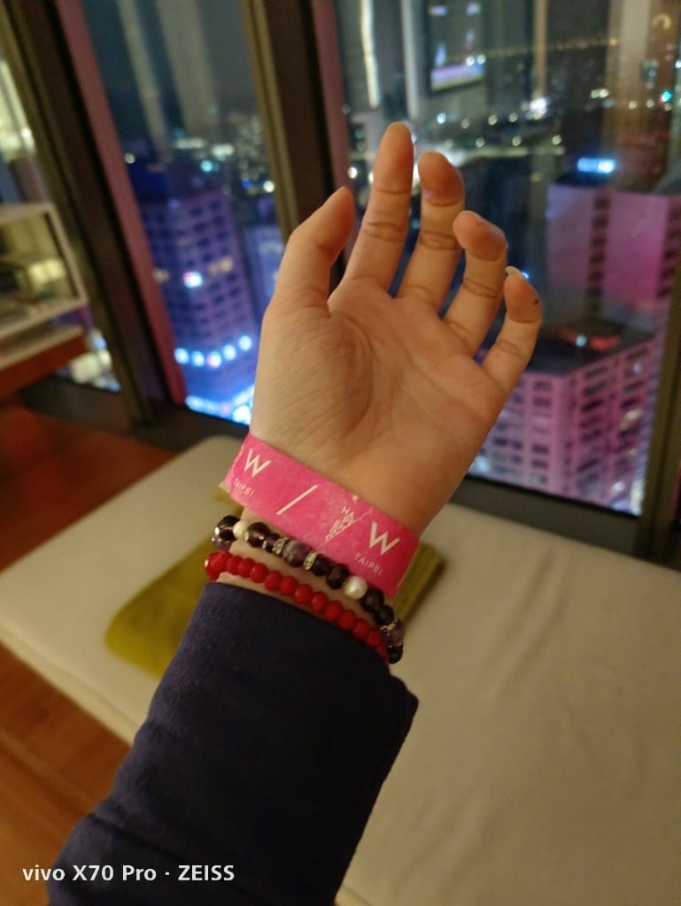【台北住宿】W Hotel 上佳客房，感受久違的信義區跨年夜！！