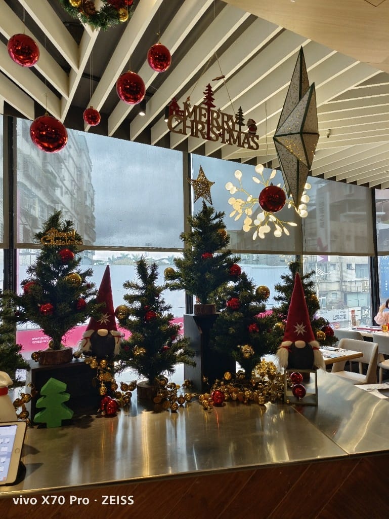 【新莊美食】西堤牛排新莊新泰店,好像只剩消餐券才會來了! - 第4張圖 【新莊美食】西堤牛排新莊新泰店,好像只剩消餐券才會來了!