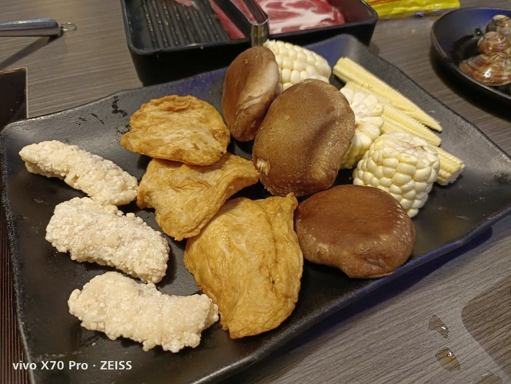 【新莊吃到飽】文岩文岩燒蜀辣鴛鴦鍋，平價不錯吃的麻辣鍋吃到飽