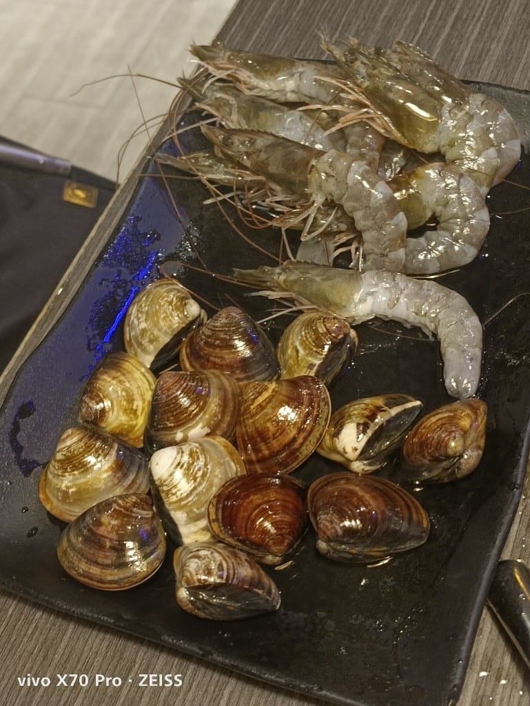 【新莊吃到飽】文岩文岩燒蜀辣鴛鴦鍋，平價不錯吃的麻辣鍋吃到飽