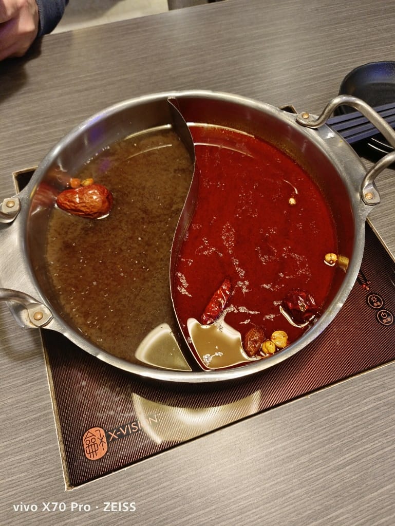 【新莊吃到飽】文岩文岩燒蜀辣鴛鴦鍋，平價不錯吃的麻辣鍋吃到飽