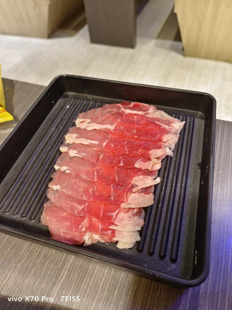 【新莊吃到飽】文岩文岩燒蜀辣鴛鴦鍋，平價不錯吃的麻辣鍋吃到飽
