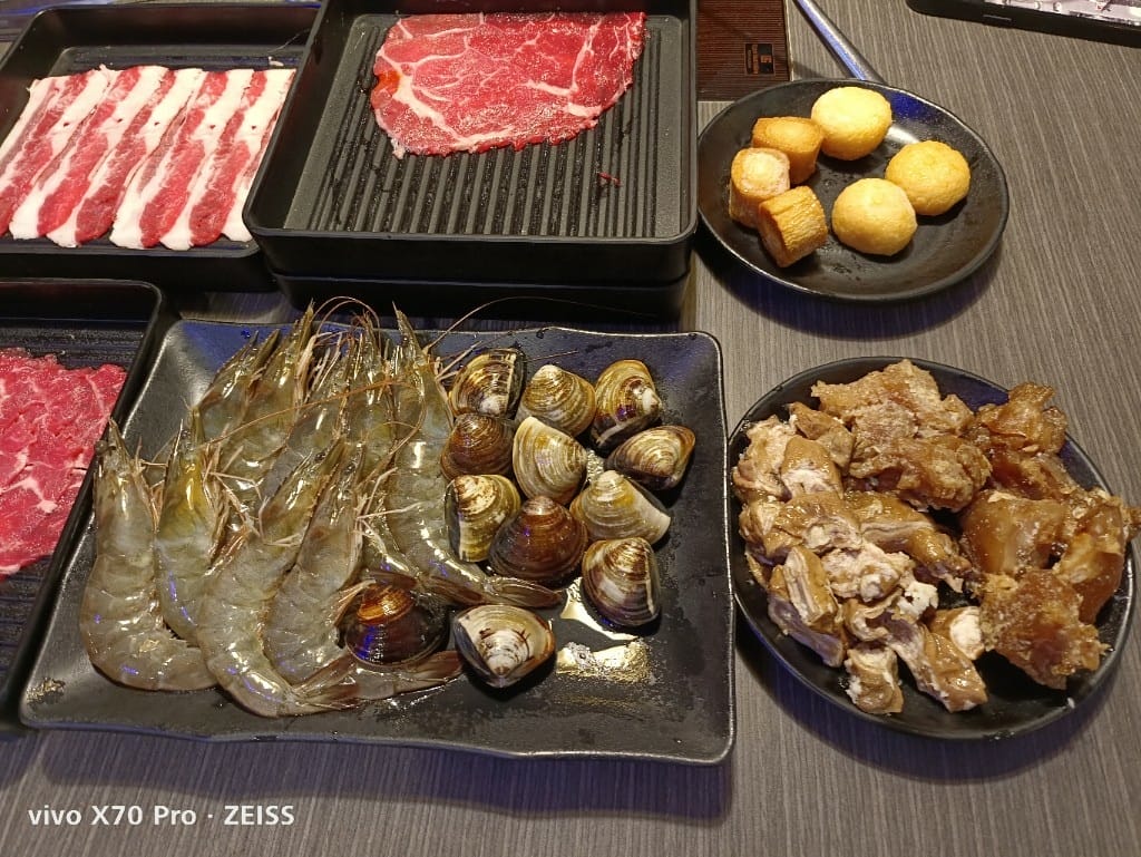 【新莊吃到飽】文岩文岩燒蜀辣鴛鴦鍋，平價不錯吃的麻辣鍋吃到飽