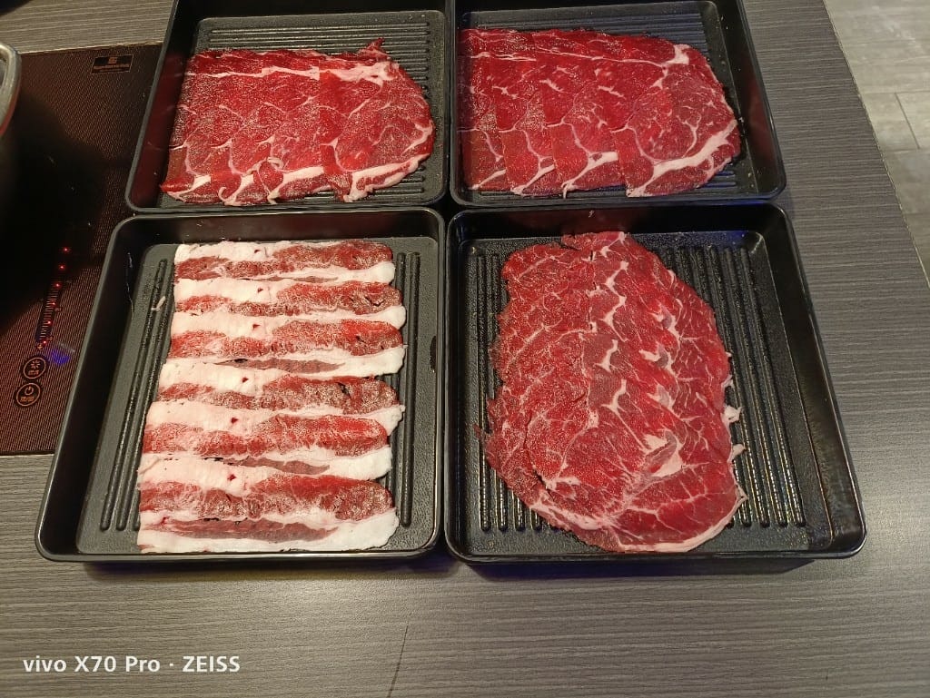【新莊吃到飽】文岩文岩燒蜀辣鴛鴦鍋，平價不錯吃的麻辣鍋吃到飽