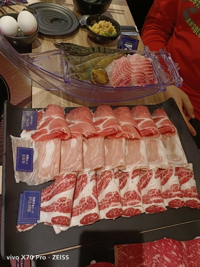 【新莊美食】大魔大滿足鍋物新莊店，號稱全台最強制霸級肉品火鍋店2訪