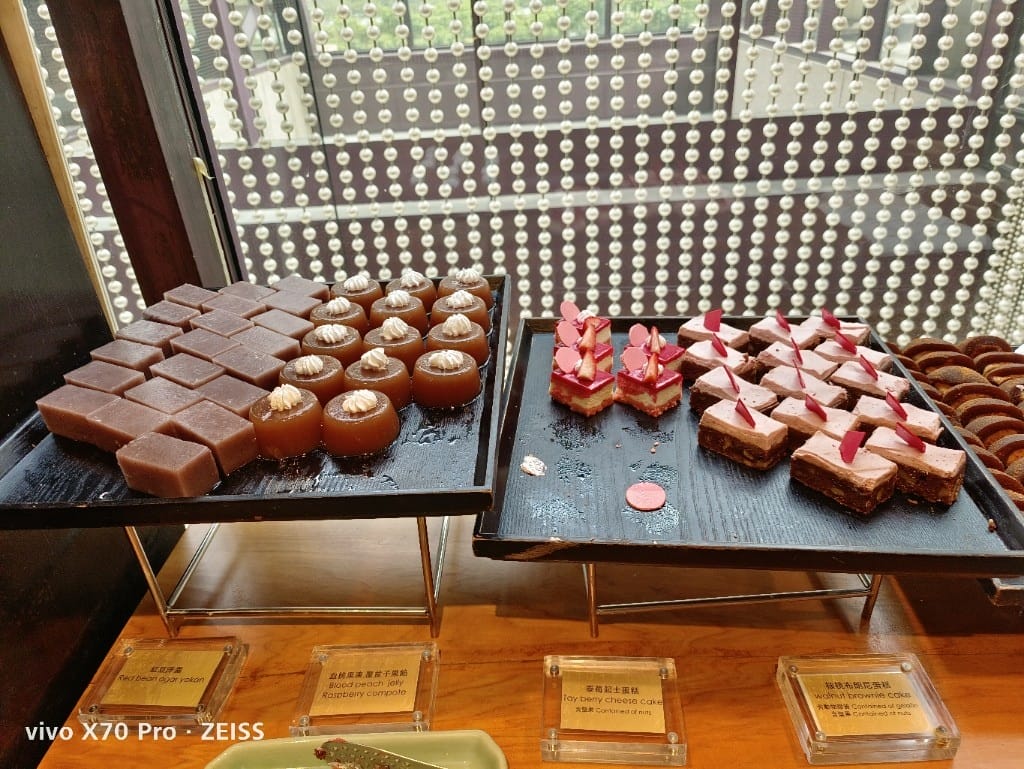 【台北吃到飽】 君悅酒店彩日本料理8訪，純日料吃到飽，國泰世界卡買一送一哦！