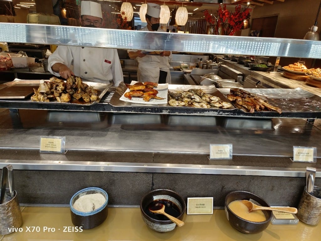 【台北吃到飽】 君悅酒店彩日本料理8訪，純日料吃到飽，國泰世界卡買一送一哦！