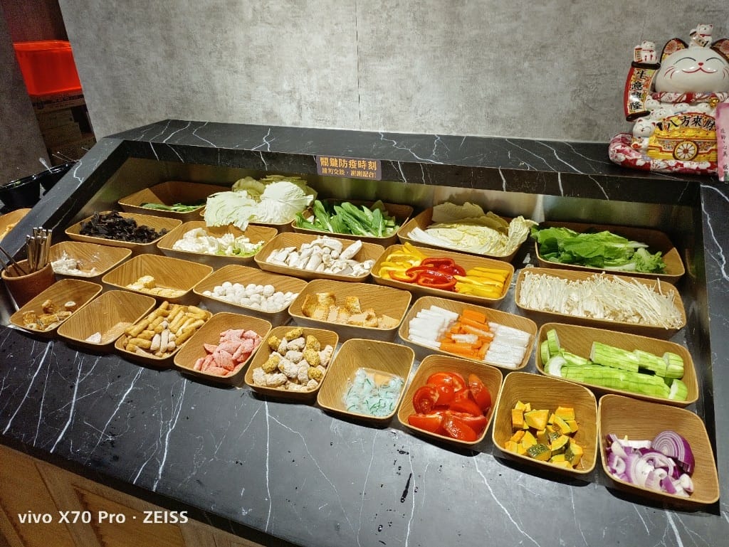 【新莊吃到飽】築間幸福鍋物新莊中悅廣場店,夜貓吃宵夜好所在,竟然營業到凌晨四點,環境好餐點也很好吃! - 第7張圖 【新莊吃到飽】築間幸福鍋物新莊中悅廣場店,夜貓吃宵夜好所在,竟然營業到凌晨四點,環境好餐點也很好吃!