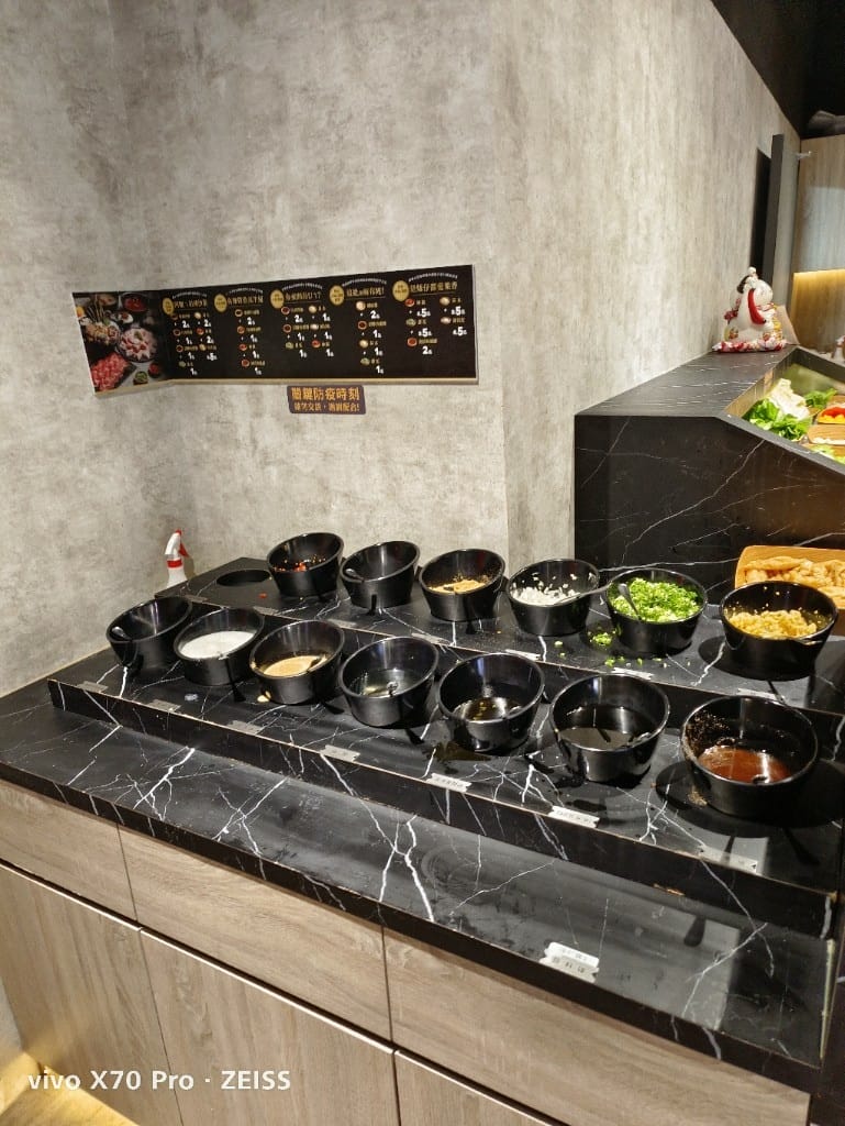 【新莊吃到飽】築間幸福鍋物新莊中悅廣場店,夜貓吃宵夜好所在,竟然營業到凌晨四點,環境好餐點也很好吃! - 第16張圖 【新莊吃到飽】築間幸福鍋物新莊中悅廣場店,夜貓吃宵夜好所在,竟然營業到凌晨四點,環境好餐點也很好吃!