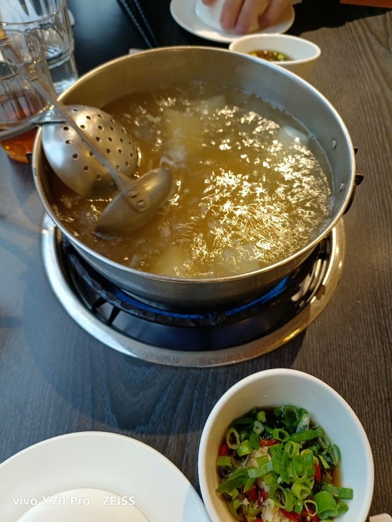 【新莊美食】饗牛二館火鍋鮮牛肉專賣店，愛吃牛肉不能錯過的溫體牛專賣店！