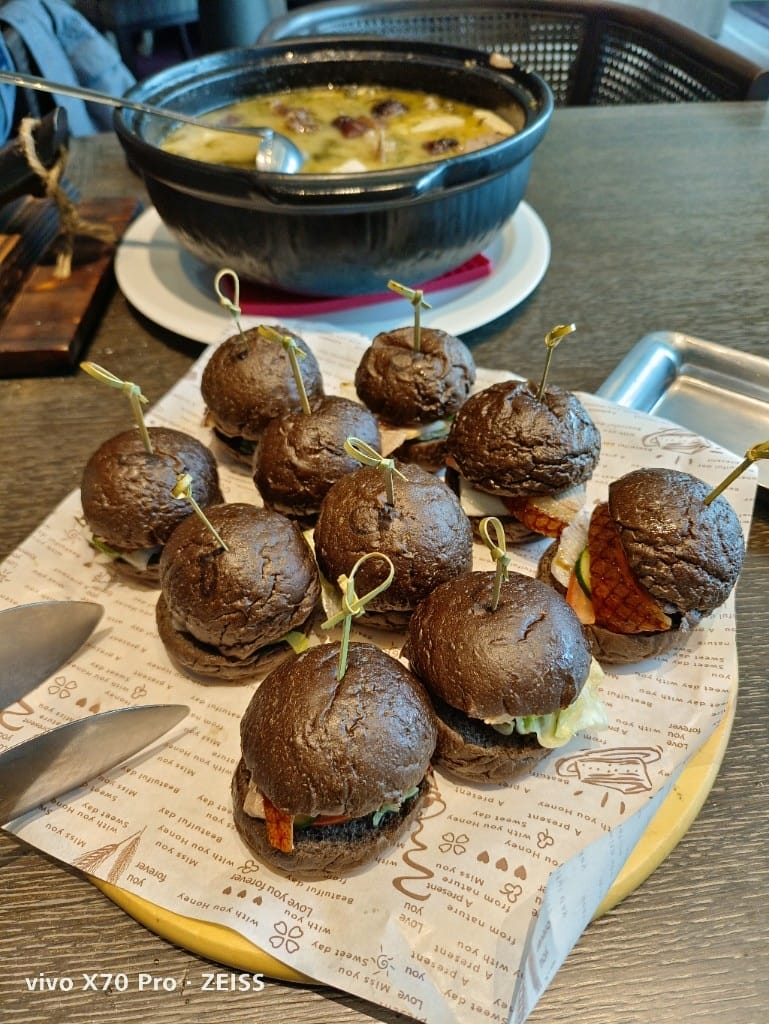 【宜蘭美食】礁溪寒沐酒店川薈中餐廳，相思木燻燒鵝五吃