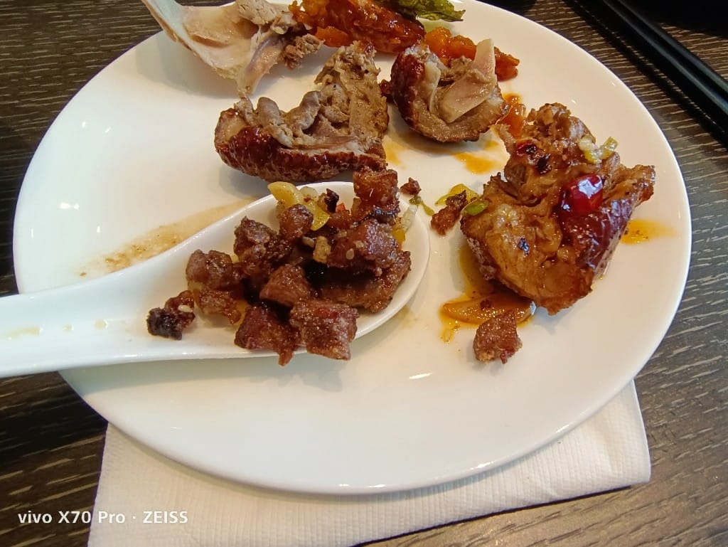 【宜蘭美食】礁溪寒沐酒店川薈中餐廳，相思木燻燒鵝五吃