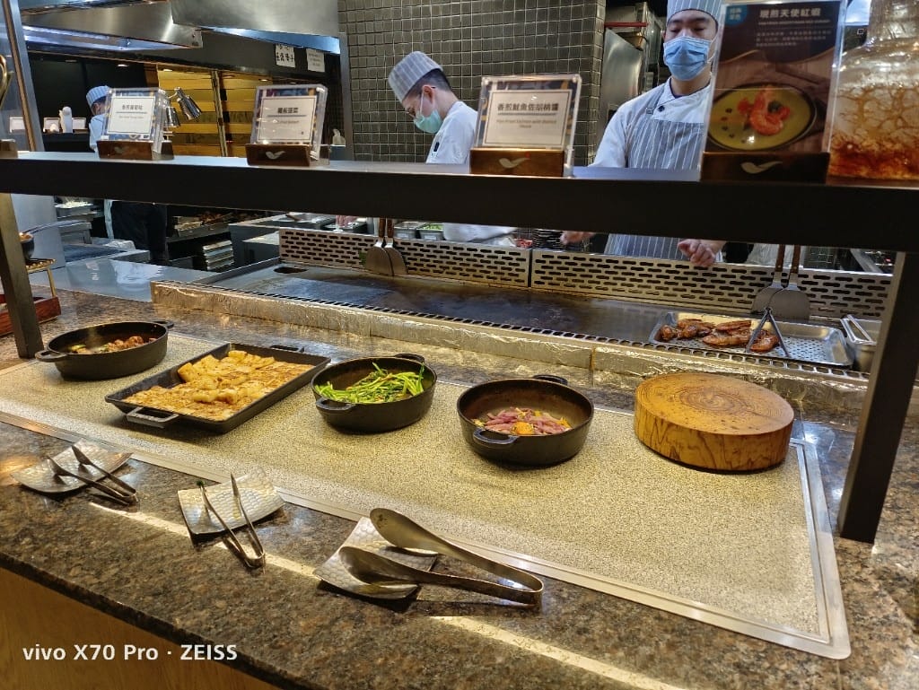 【板橋吃到飽】饗食天堂20訪板橋店，平日午餐😸