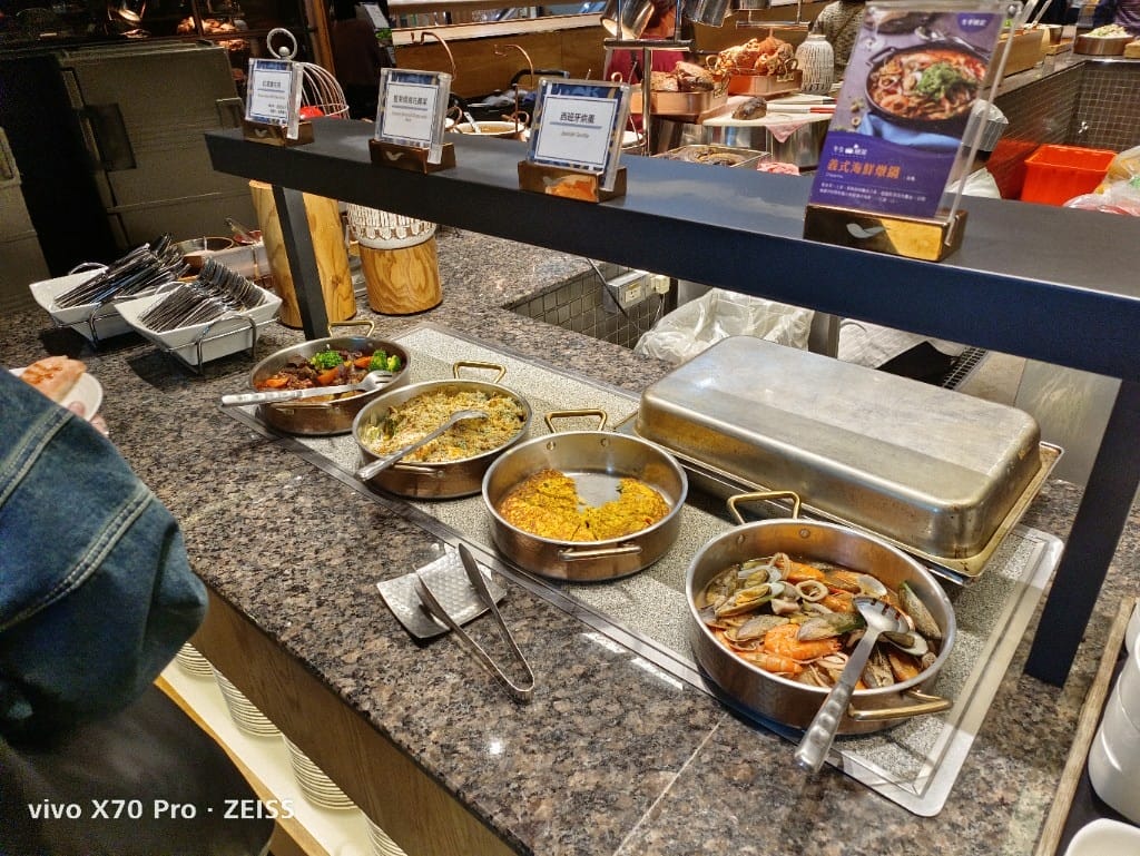 【板橋吃到飽】饗食天堂20訪板橋店，平日午餐😸