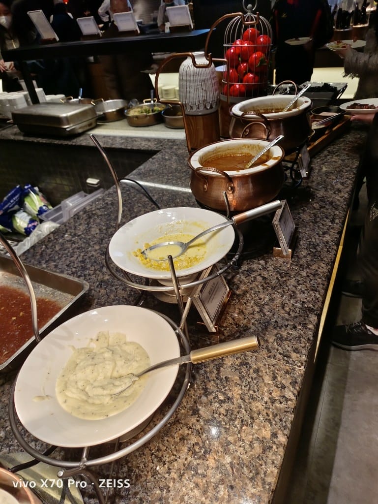 【板橋吃到飽】饗食天堂20訪板橋店，平日午餐😸