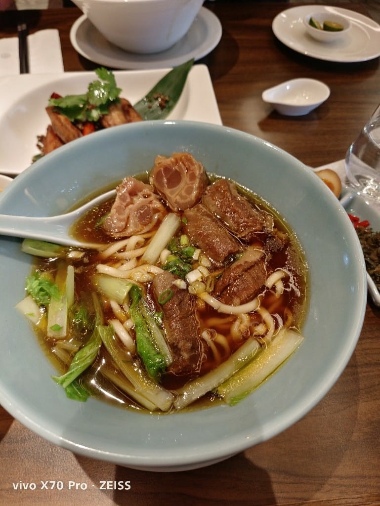 【台北美食】台北喜來登大飯店大廳酒吧THELOUNGE，平日也是高朋滿座的神奇酒吧！