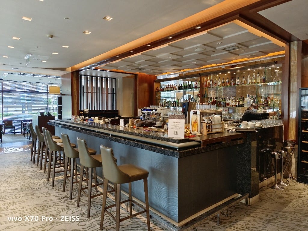 【台北美食】台北喜來登大飯店大廳酒吧THELOUNGE，平日也是高朋滿座的神奇酒吧！