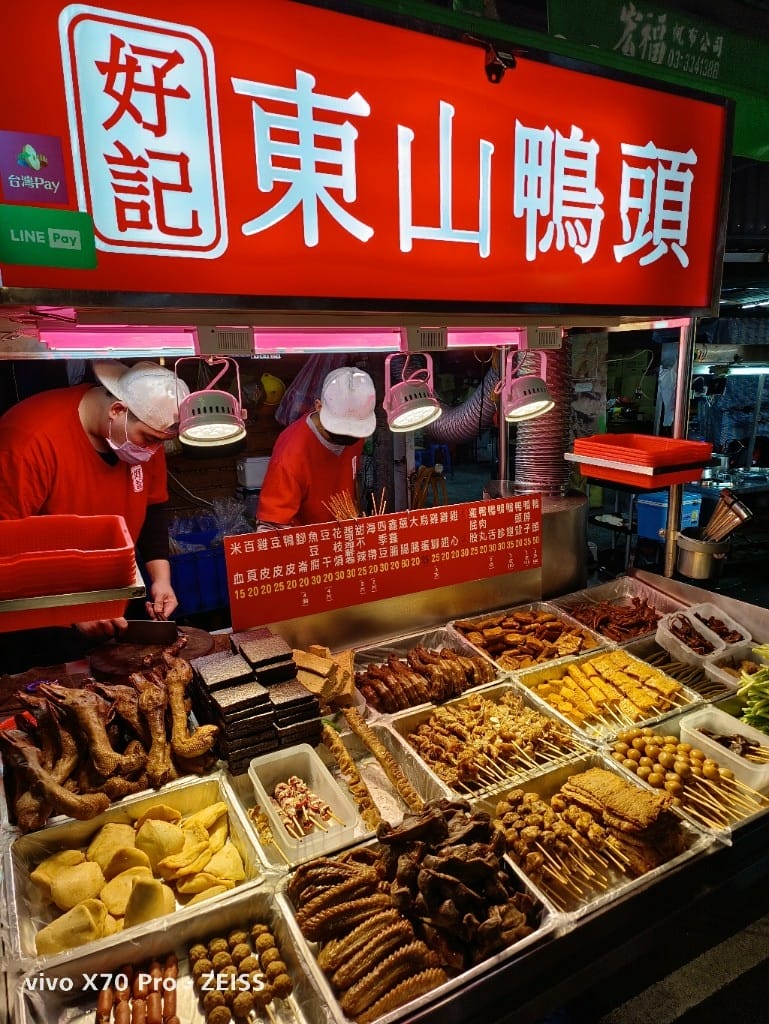 【桃園夜市美食】阿士多牛排、ㄉㄨㄞㄉㄨㄞ地瓜球、頭頓煎蝦餅、好記東山鴨頭 - 第29張圖 【桃園夜市美食】阿士多牛排、ㄉㄨㄞㄉㄨㄞ地瓜球、頭頓煎蝦餅、好記東山鴨頭