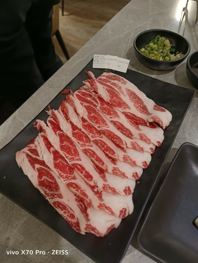 【桃園吃到飽】吃肉肉燒き肉専門店，和牛和剝好殼的好吃懶人蝦自由囉！