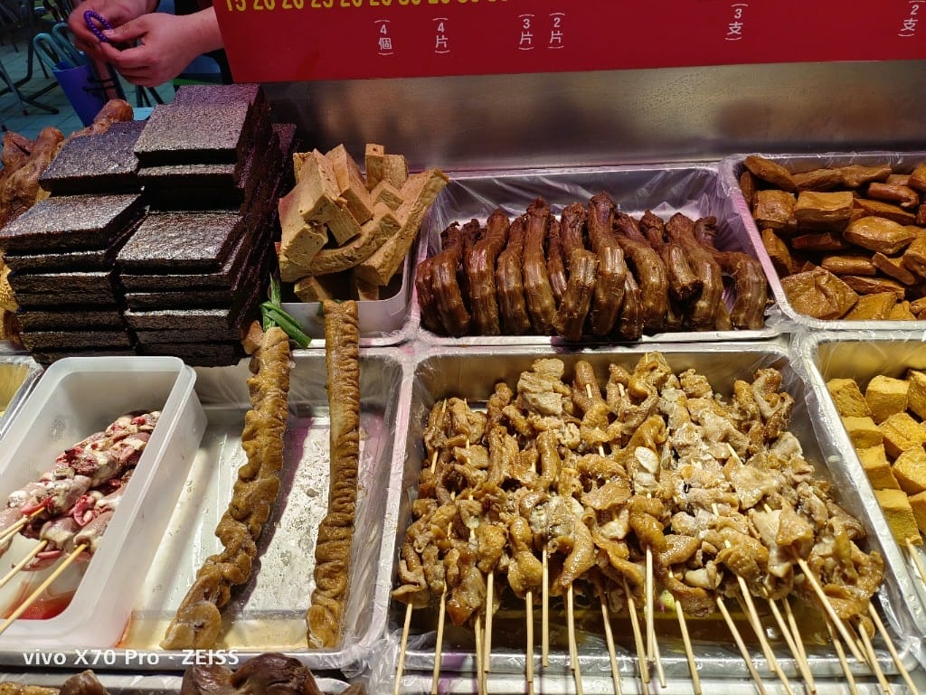 【桃園夜市美食】阿士多牛排、ㄉㄨㄞㄉㄨㄞ地瓜球、頭頓煎蝦餅、好記東山鴨頭 - 第31張圖 【桃園夜市美食】阿士多牛排、ㄉㄨㄞㄉㄨㄞ地瓜球、頭頓煎蝦餅、好記東山鴨頭