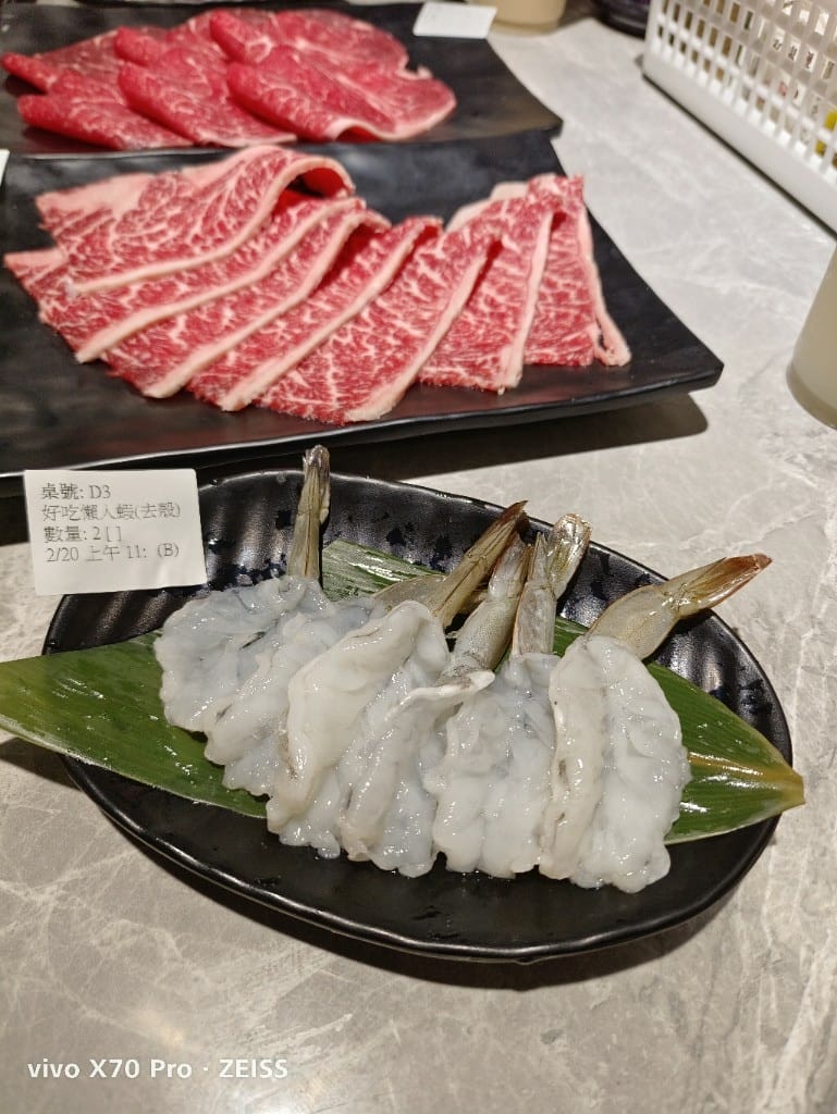 【桃園吃到飽】吃肉肉燒き肉専門店，和牛和剝好殼的好吃懶人蝦自由囉！