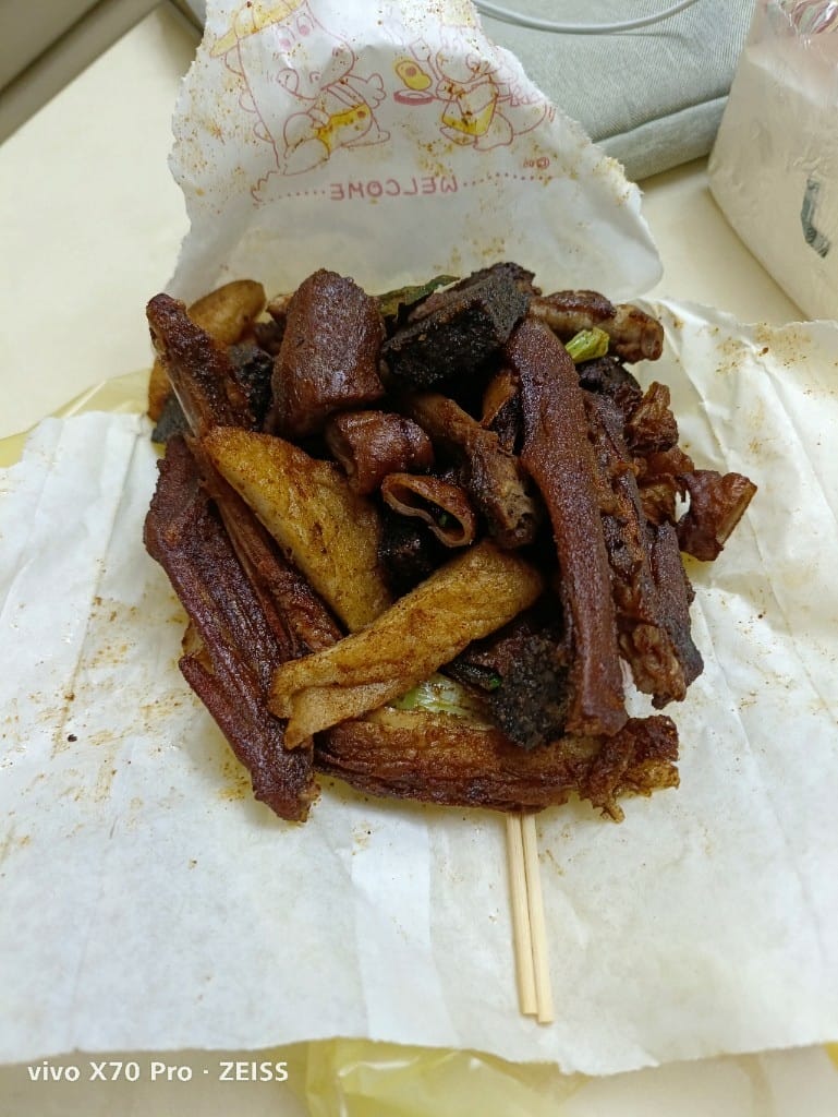 【桃園夜市美食】阿士多牛排、ㄉㄨㄞㄉㄨㄞ地瓜球、頭頓煎蝦餅、好記東山鴨頭 - 第33張圖 【桃園夜市美食】阿士多牛排、ㄉㄨㄞㄉㄨㄞ地瓜球、頭頓煎蝦餅、好記東山鴨頭