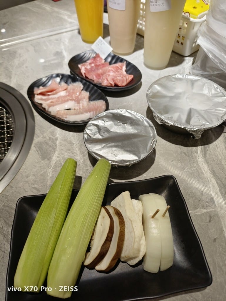 【桃園吃到飽】吃肉肉燒き肉専門店，和牛和剝好殼的好吃懶人蝦自由囉！
