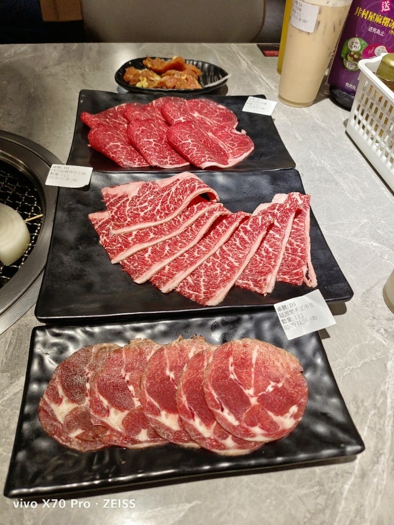 【桃園吃到飽】吃肉肉燒き肉専門店，和牛和剝好殼的好吃懶人蝦自由囉！