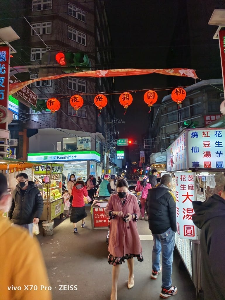 【桃園夜市美食】阿士多牛排、ㄉㄨㄞㄉㄨㄞ地瓜球、頭頓煎蝦餅、好記東山鴨頭 - 第39張圖 【桃園夜市美食】阿士多牛排、ㄉㄨㄞㄉㄨㄞ地瓜球、頭頓煎蝦餅、好記東山鴨頭