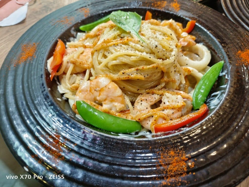 【板橋美食】蓋子美式餐廳，怎麼會美味到還沒吃完就在想下次要吃什麼😆